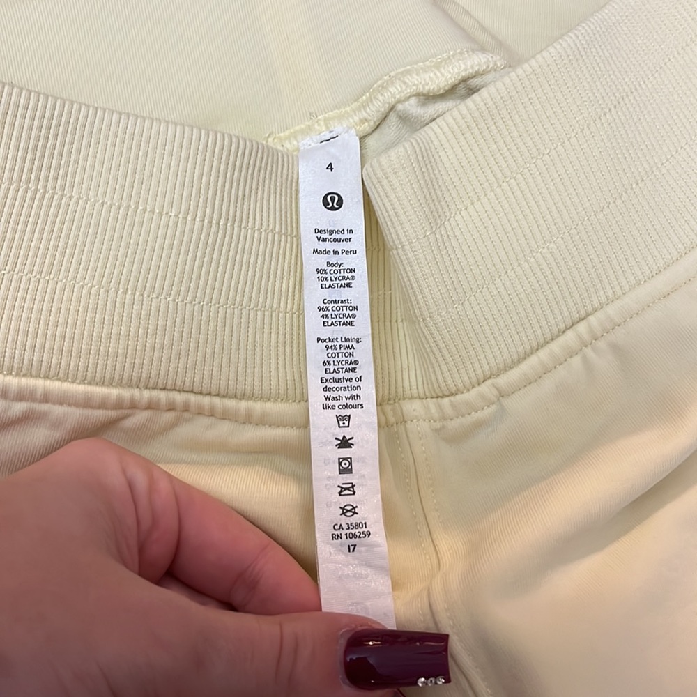 Lululemon joggers. Size 4